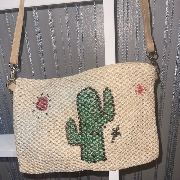 Cactus | Canvas | Crossbody bag | Shoulder bag | Adjustable Straps - Picture 2 of 9